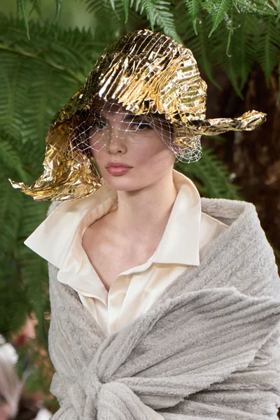 Look 1
